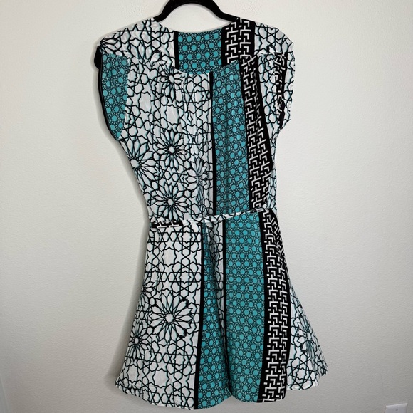 Yumi Kim Black and Teal Geometric 100% Silk Wrap Dress Size Medium - Picture 2 of 16